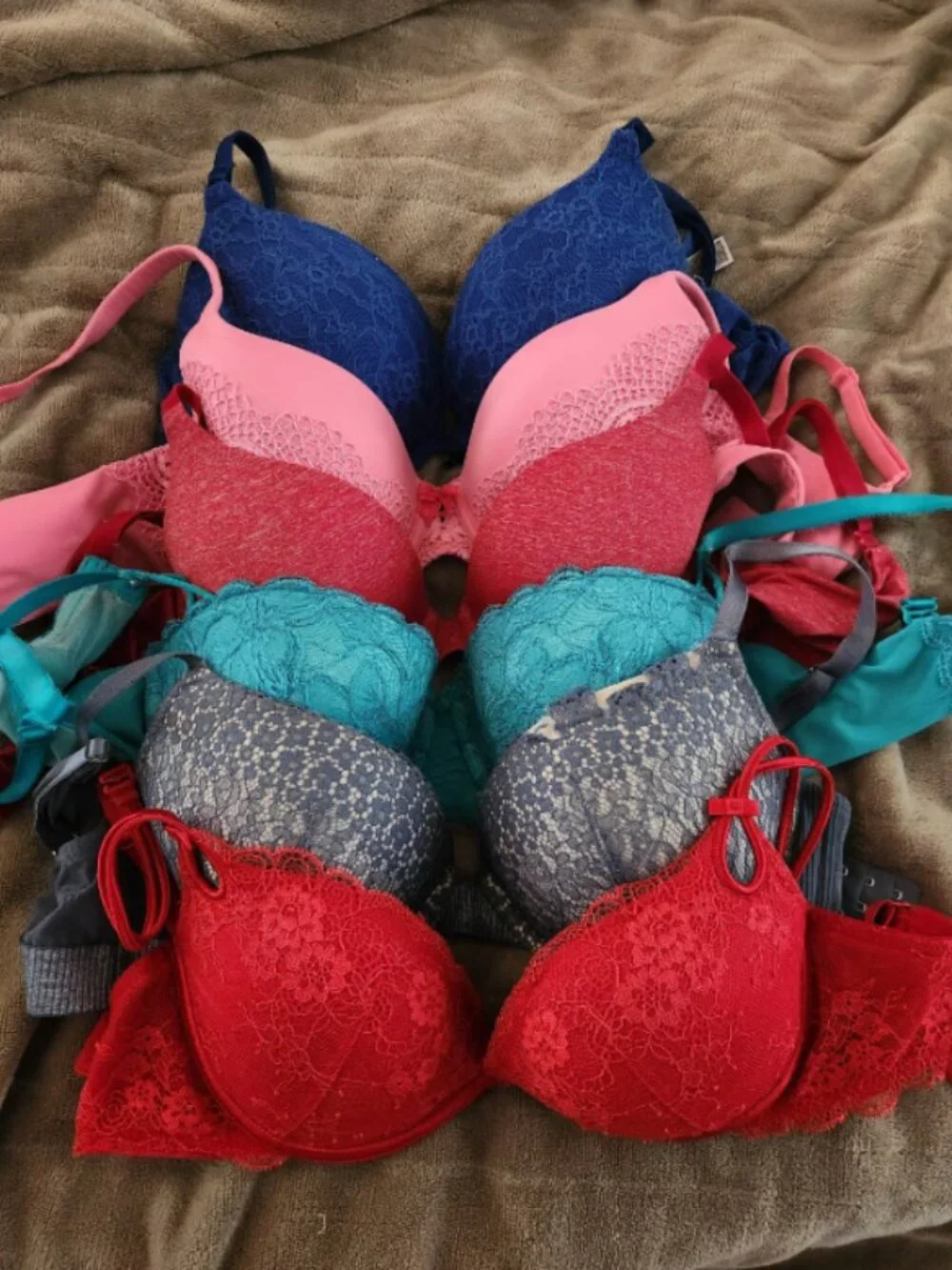Victoria's Secret lot of 6 34D bra set